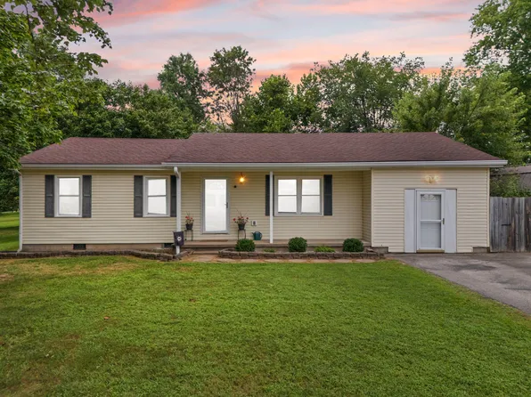 220 W Railroad St, Stanton, KY 40380