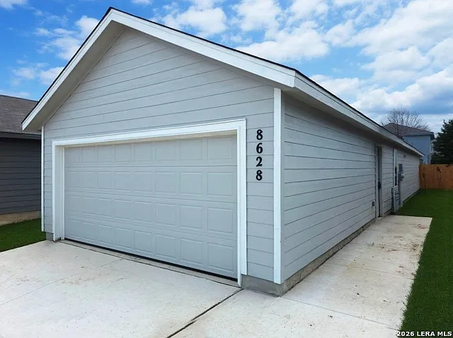 4 bed, 2.0 bath, 1208 sqft, $1,535 — Photo 1
