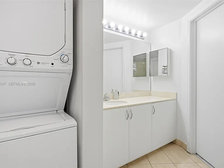 1750 N Bayshore Dr #4801 — Photo 44