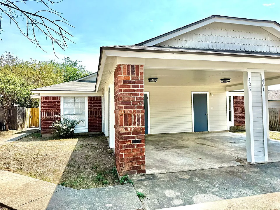 403 Country Aire Dr