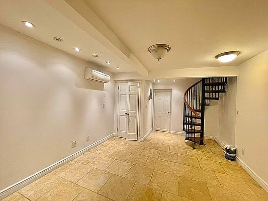5th image of 28 W 90th St #1R