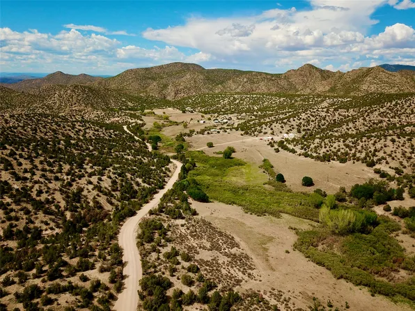 910 County Road 69, Chamisal, NM 87521