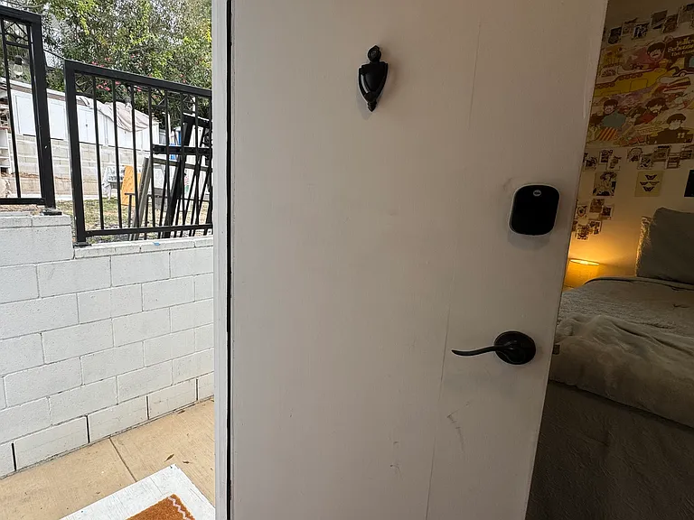467 Levering Ave — Photo 18
