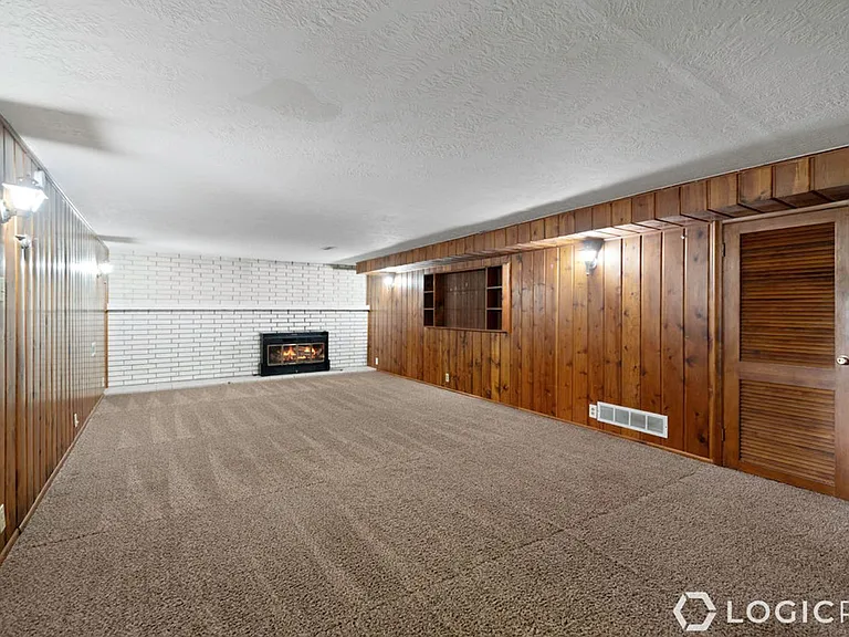 1305 Henderson Dr — Photo 14