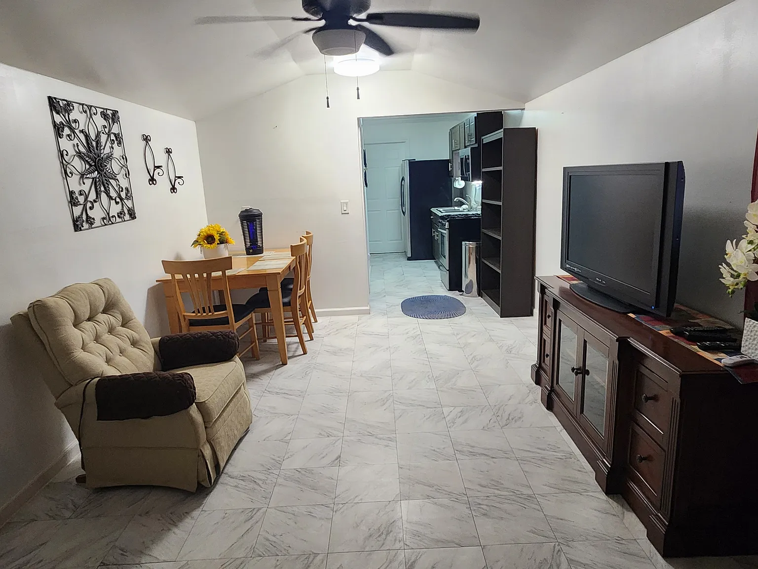 428 Reynolds Rd — Photo 4