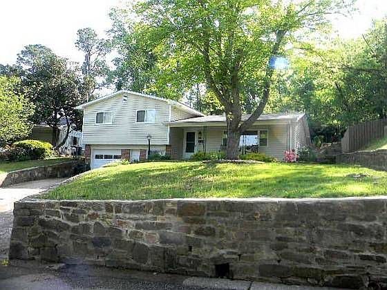 1st image of 854 N Woodlawn Dr