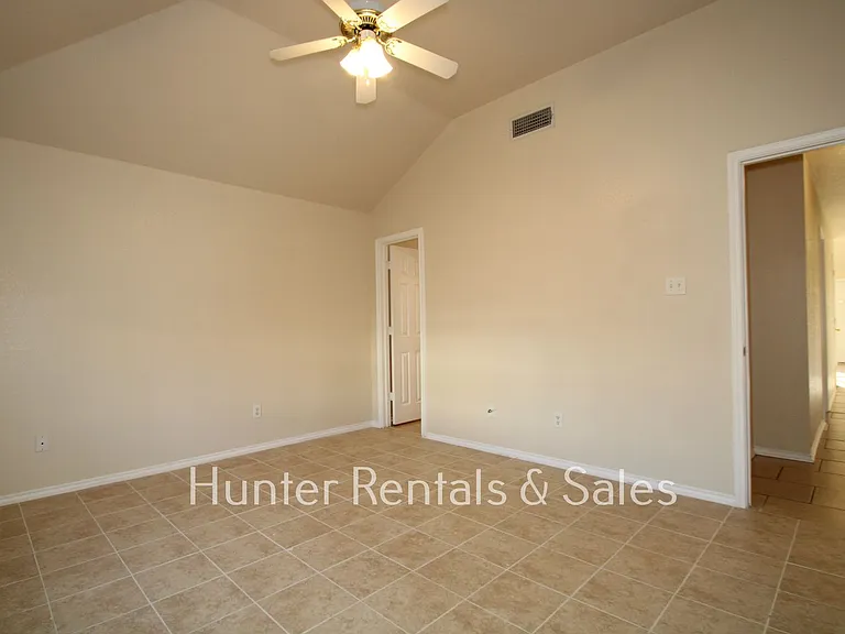 4403B July Dr — Photo 17