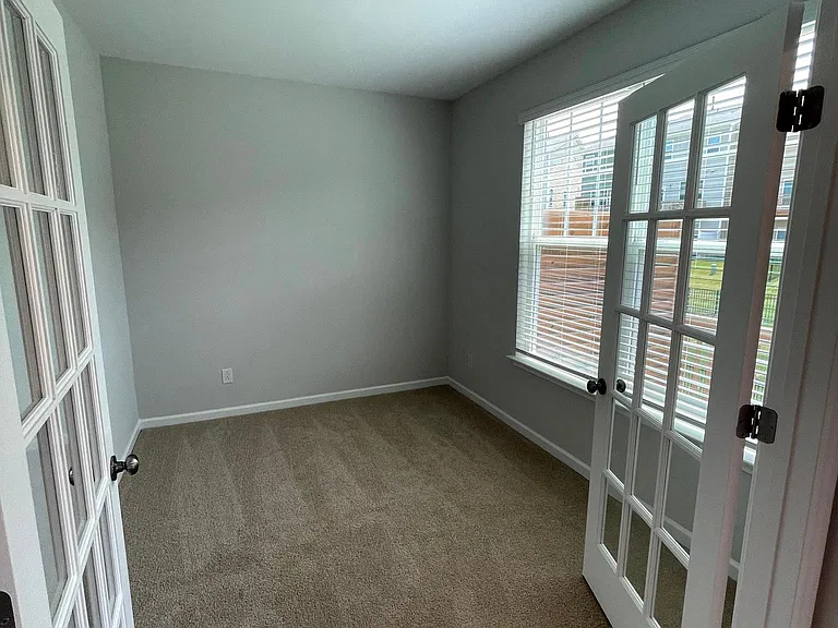 1036 Commack Dr — Photo 50