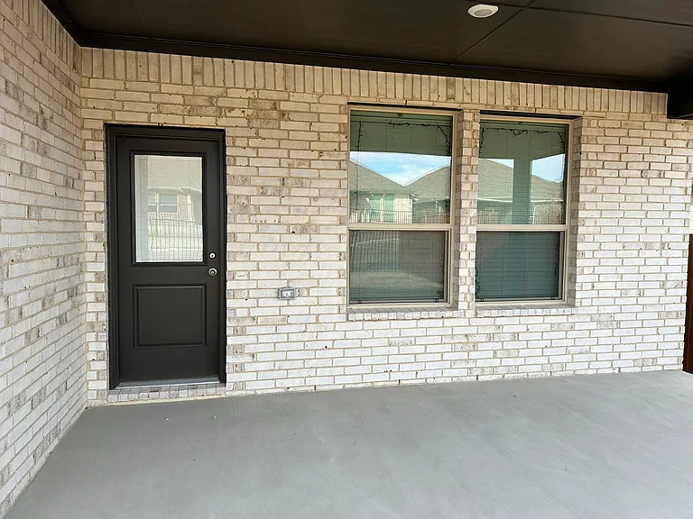 2032 Windsor Dr — Photo 26