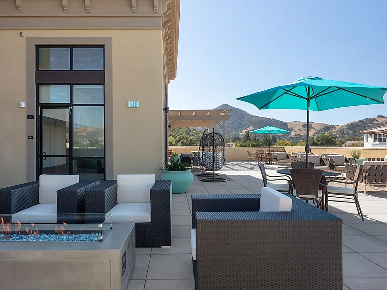 Sunsweet Apartments — Photo 23