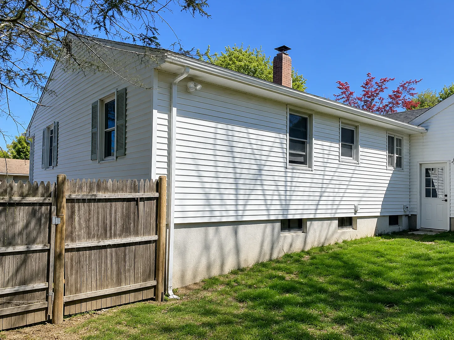 4 bed, 2500 sqft, $4,250 — Photo 3