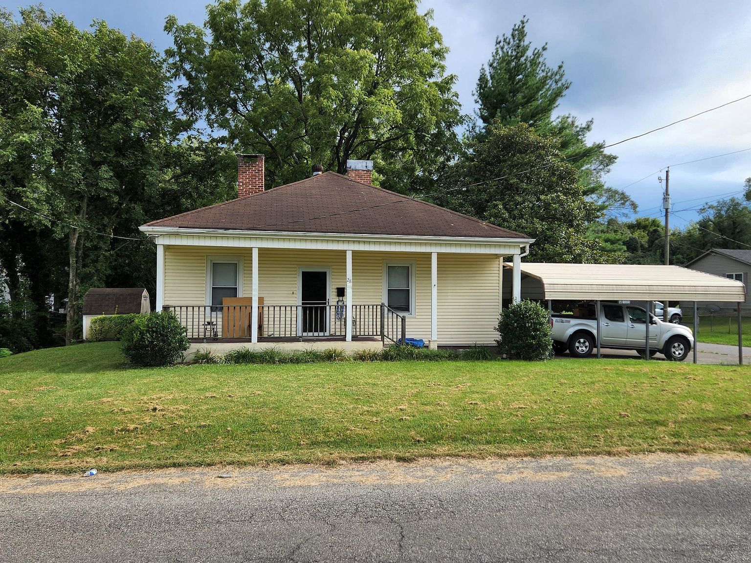 28 E 2nd St, Salem, VA 24153 Zillow