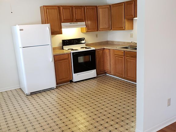 3rd image of 1031 Trent Blvd