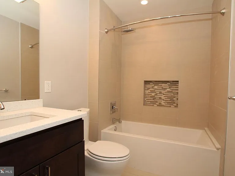 400 S 45th St #4D — Photo 9