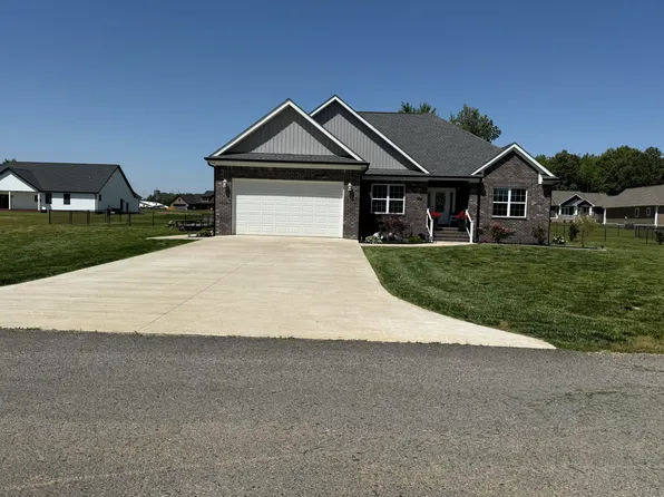175 Ayly Estates Dr, Mayfield, KY 42066
