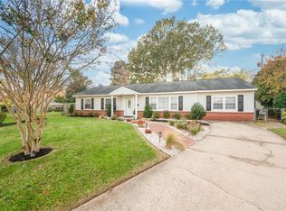4613 Patriot Ln, Virginia Beach, VA 23462