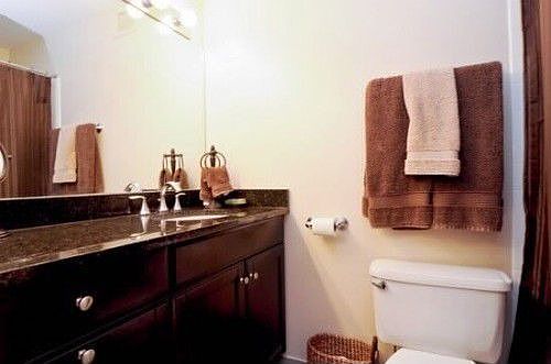 2nd image of 200 N Dearborn St Unit 4203