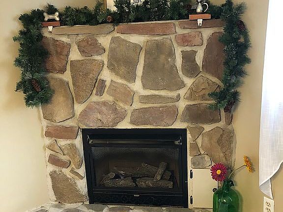 NG fireplace in dining room