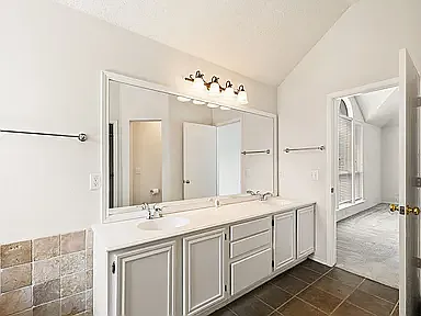 702 Lake Bridge Dr — Photo 14