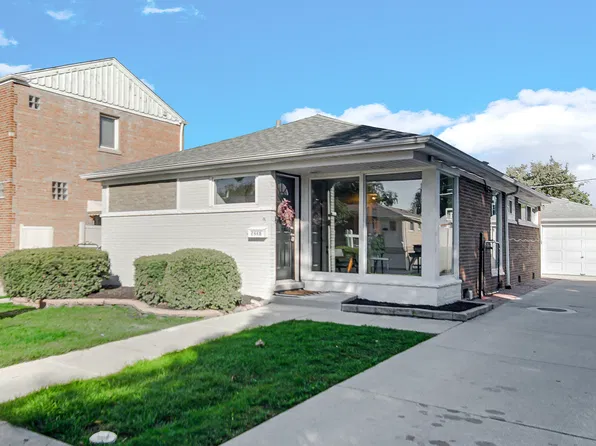 5237 S Natoma Ave, Chicago, IL 60638