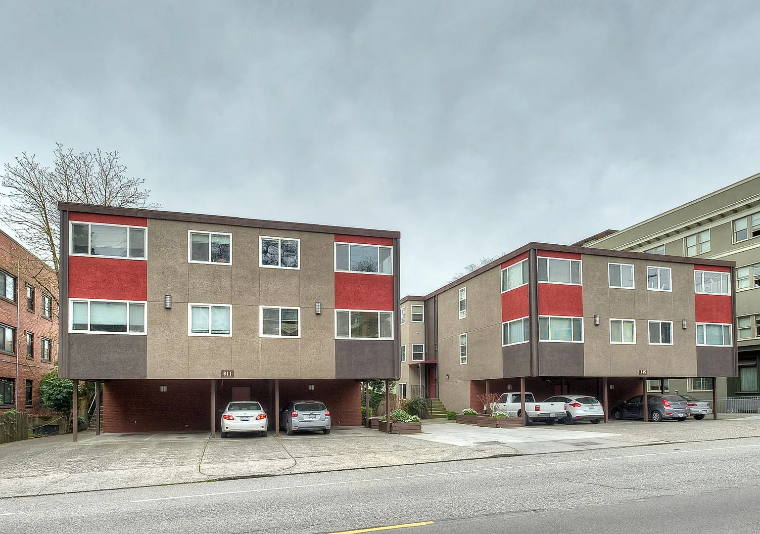 611-615 Apartments — Photo 1