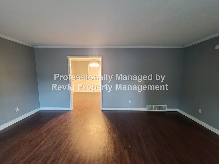 6771 Bainbridge Dr — Photo 11