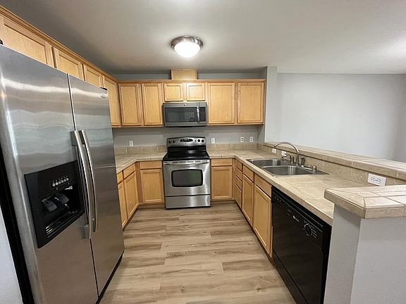 5th image of 1696 25th Ave NE