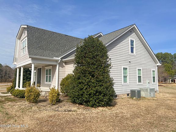 3rd image of 409 Rogers Road