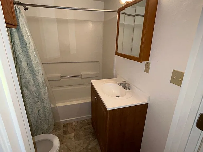 118 E Brooks St — Photo 5