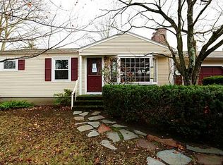 30 Vista Dr, Lincoln, RI 02865