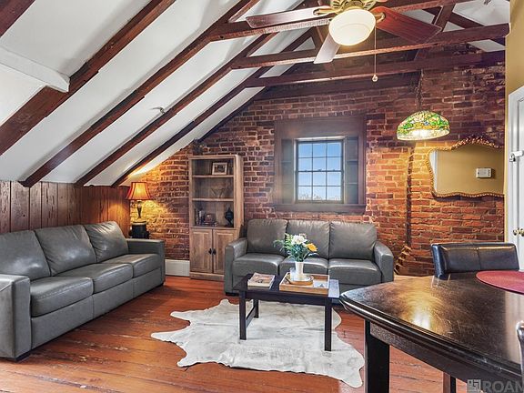 5th image of 727 Barracks St APT 10
