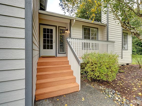 3rd image of 5005 Demarie Court SE