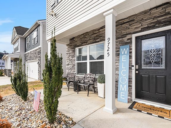 2nd image of 9725 War Admiral Ln
