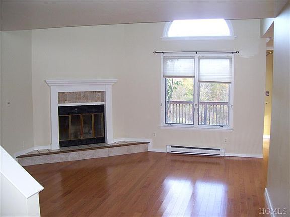 4th image of 129 Fairways Cres Unit 129
