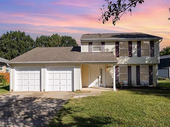 8915 Touchstone Ln, Charlotte, NC 28227