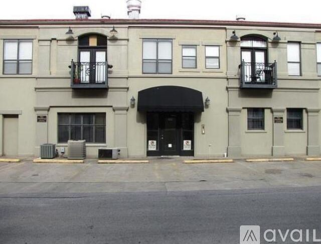 1st image of 215 N Rollston Ave #201