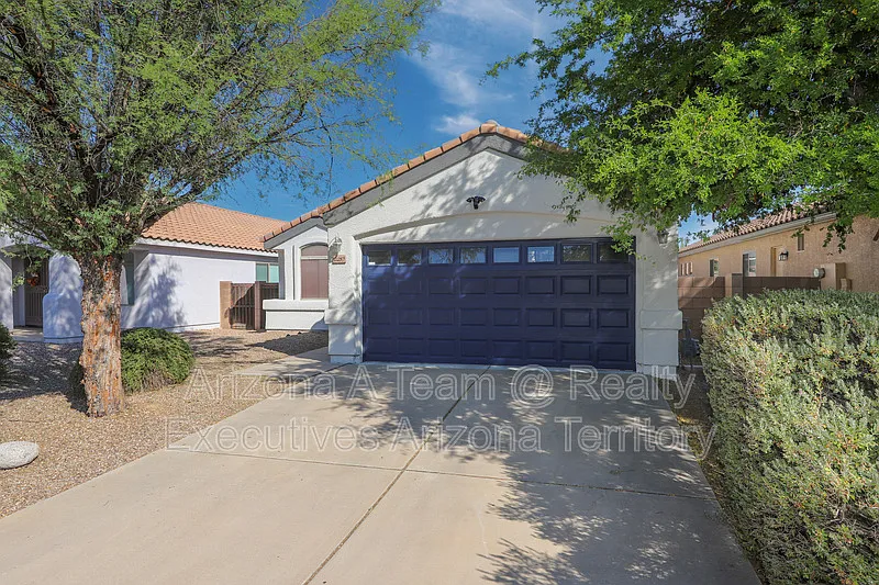 3 bed, 2.0 bath, 1412 sqft, $1,950 — Photo 3