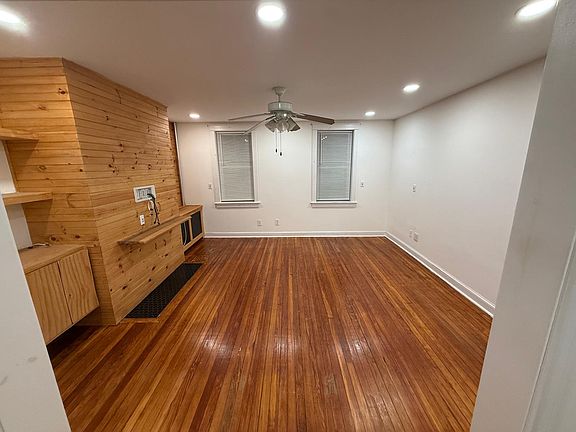 2nd image of 149 W Kingsbridge Rd #2