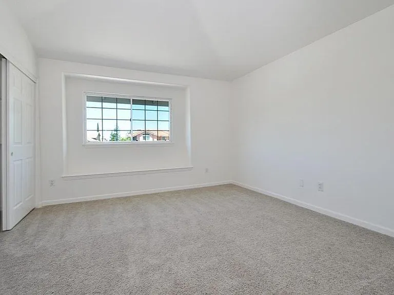 4728 Blackburn Peak Ct — Photo 18