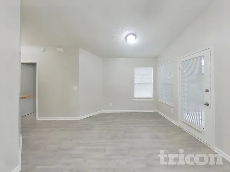 341 Silent Brook Trl — Photo 5
