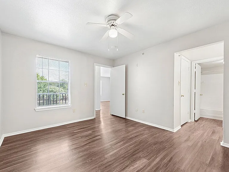 Valley Trails Apartments — Photo 9