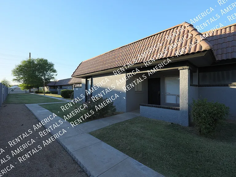 9029 W Elm St #8 — Photo 2