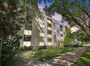627 Ridge Rd APT 304, Wilmette, IL
