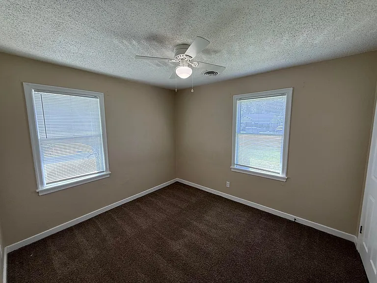 2242 Arlington Ave — Photo 8