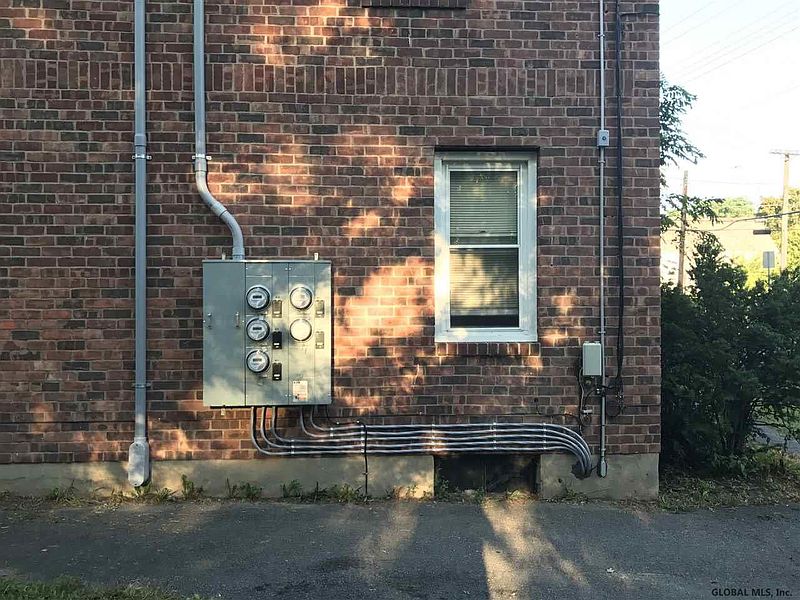 4th image of 2005 GRAY Street