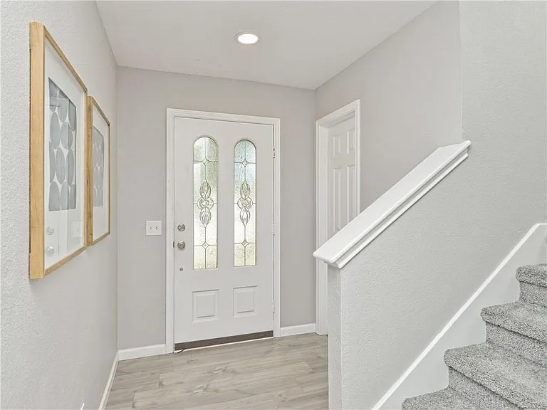 16800 Hamilton Point Cir — Photo 2