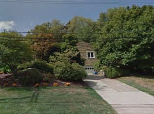 1036 Lakemont Dr, Pittsburgh, PA 15243