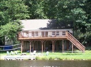11 Woodstock Ave W, Putnam, CT 06260