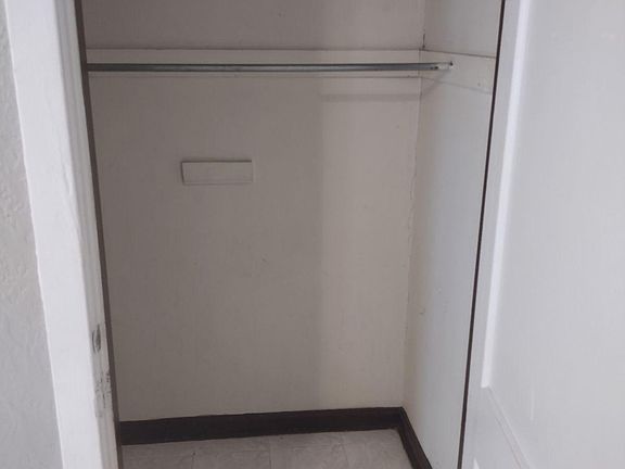 4th image of 3923-5 Keokuk St #3923-1F