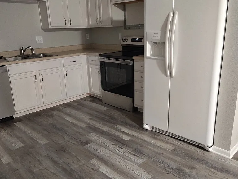 1506 & 1508 1509 Shagbark Ln #E — Photo 4